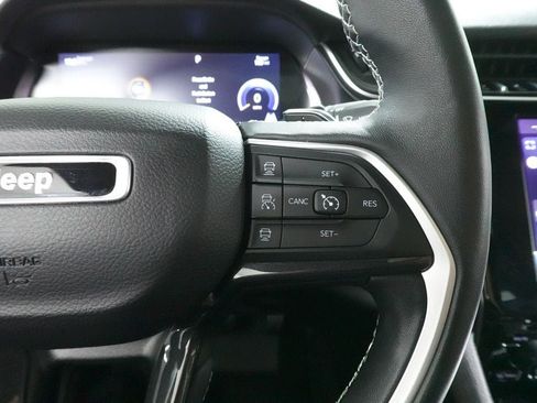 Used 2022 Jeep Grand Cherokee Altitude image 13