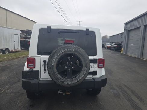 Used 2015 Jeep Wrangler Unlimited Sahara image 6