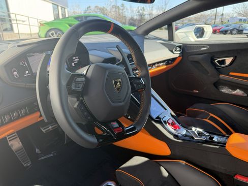 Used 2024 Lamborghini Huracan Tecnica image 16