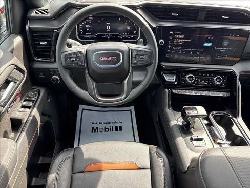 Used 2025 GMC Sierra 1500 AT4 w/ AT4 Premium Package AWD/4WD image 6