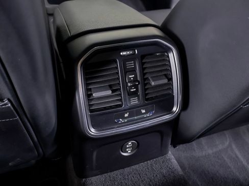 Certified 2023 Porsche Macan S AWD/4WD image 28