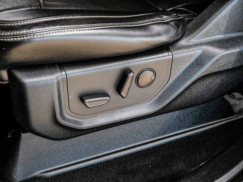 Used 2021 Ford F250 Lariat w/ Chrome Package image 24