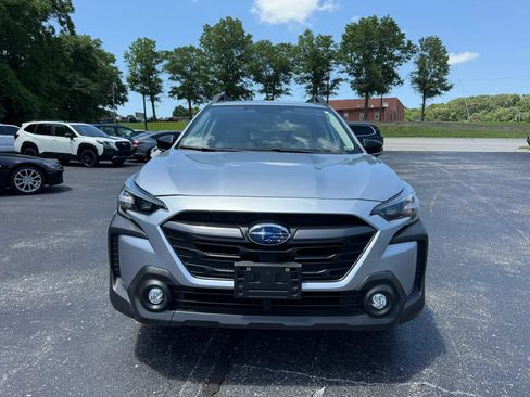 Used 2025 Subaru Outback Premium AWD/4WD image 9