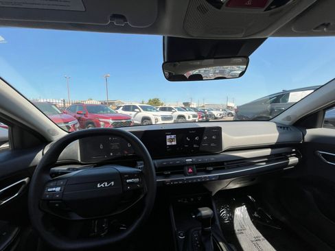 Used 2025 Kia K4 FWD image 34