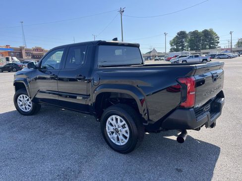 Used 2024 Toyota Tacoma SR AWD/4WD image 5