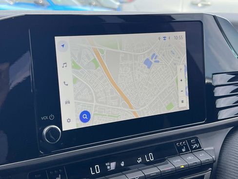 Used 2025 Toyota Camry SE w/ Convenience Package image 13