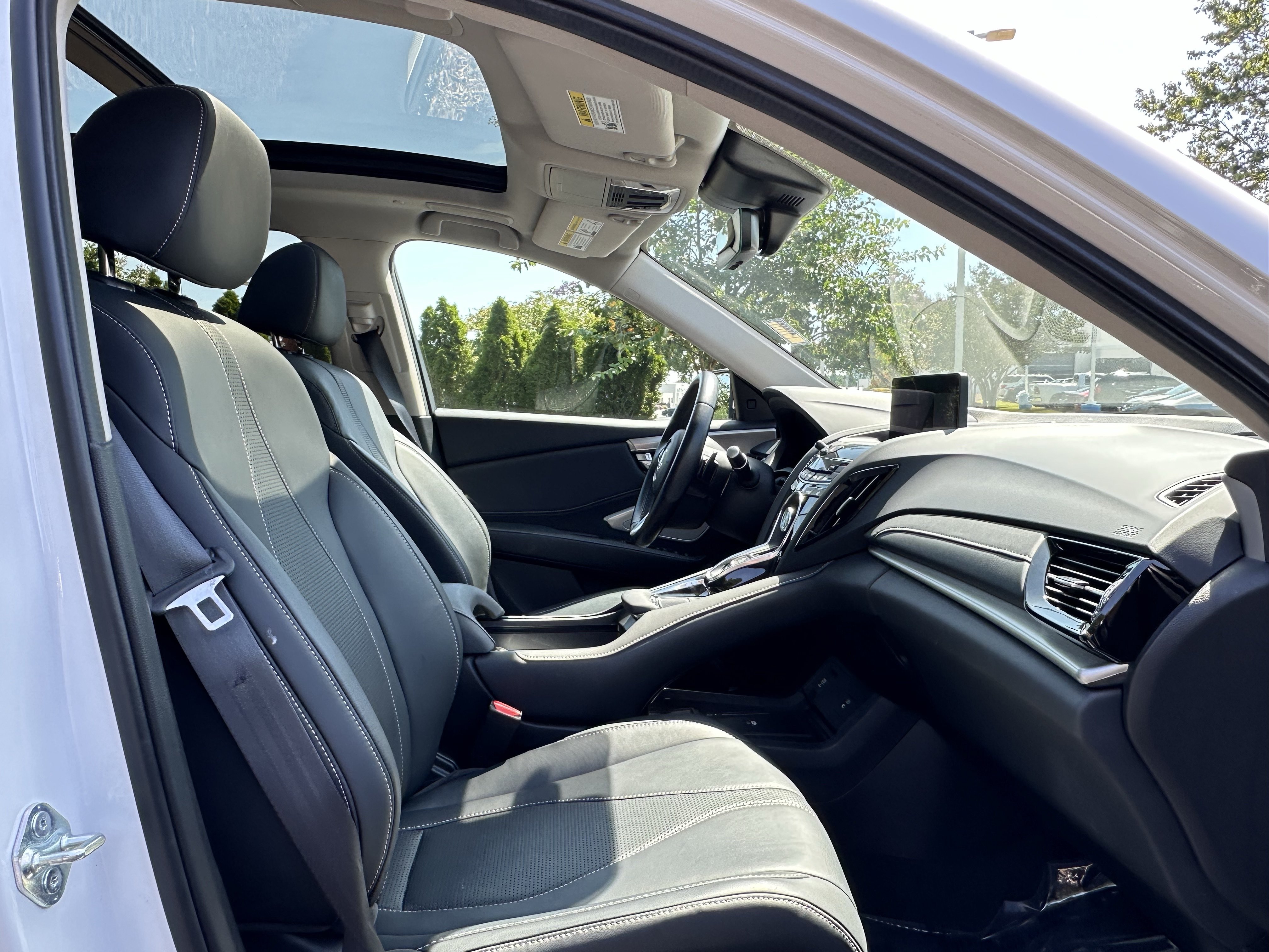 Used 2023 Acura RDX w/ Technology Package FWD image 44