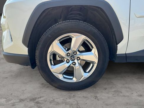 Used 2021 Toyota RAV4 Limited AWD/4WD image 9
