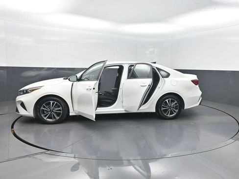 Used 2024 Kia Forte LXS w/ LXS Technology Package FWD image 37