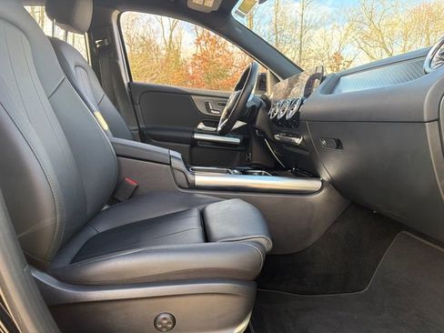 Used 2025 Mercedes-Benz GLA 250 4MATIC image 39
