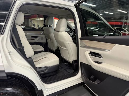 Used 2024 MAZDA CX-90 Plug-In Hybrid w/ Premium Plus image 18