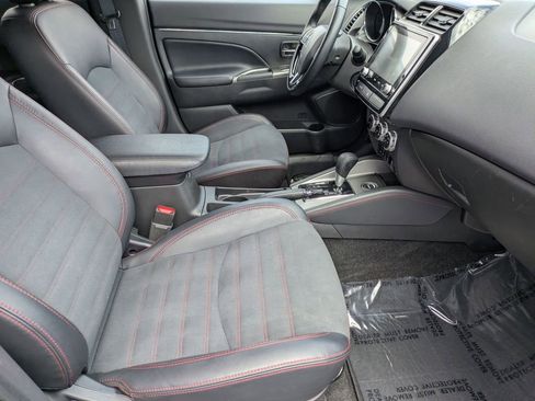 Used 2025 Mitsubishi Outlander Sport SE AWD/4WD image 31