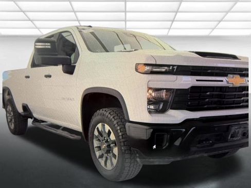 Used 2025 Chevrolet Silverado 2500 Custom w/ Custom Value Package AWD/4WD image 1