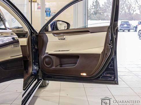 Used 2017 Lexus ES 350 w/ Luxury Package image 43