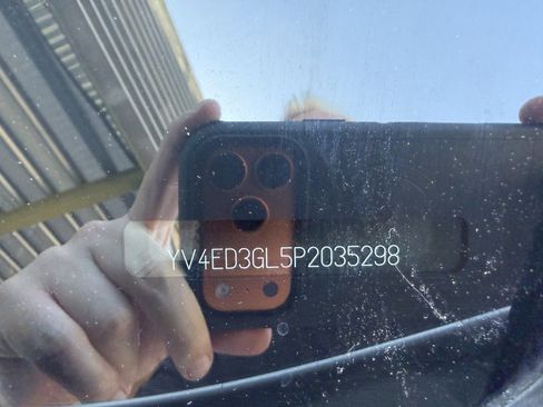 Used 2023 Volvo C40 P8 Recharge Plus w/ Protection Package Premier image 45