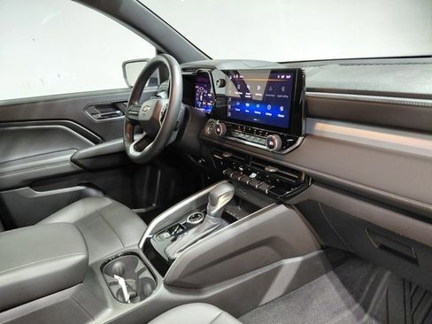 Used 2024 Chevrolet Colorado LT w/ LT Convenience Package III image 30