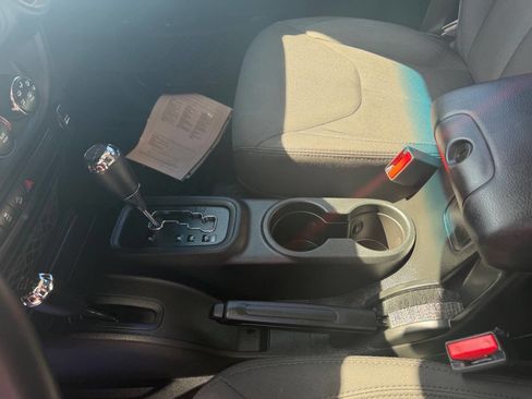 Used 2018 Jeep Wrangler Unlimited Sport S image 14