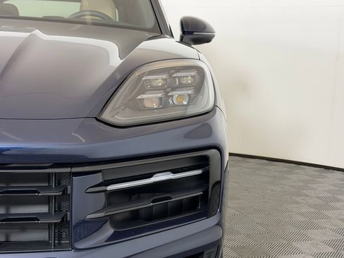 Used 2026 Porsche Cayenne AWD/4WD image 13