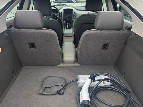 Used 2014 Chevrolet Volt Premium w/ Premium Trim Package FWD image 12