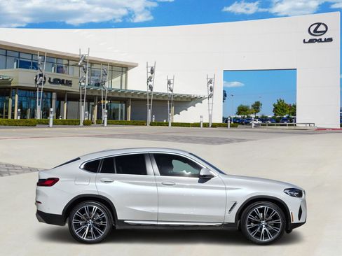 Used 2022 BMW X4 xDrive30i w/ Parking Assistance Package image 2