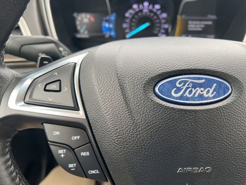 Used 2018 Ford Fusion SE w/ Fusion SE Technology Package image 19