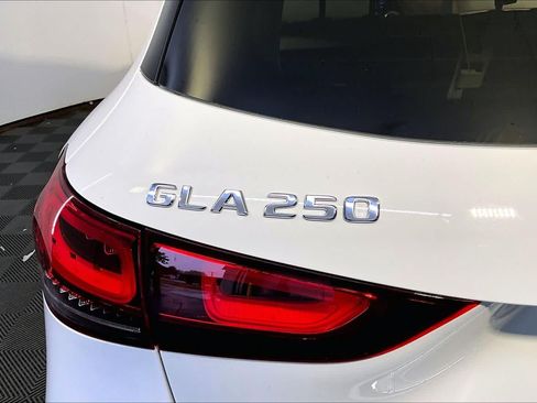 Used 2023 Mercedes-Benz GLA 250 4MATIC image 33