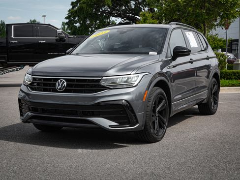 Used 2023 Volkswagen Tiguan SE R-Line AWD/4WD image 5