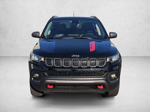 Used 2022 Jeep Compass Trailhawk w/ Sun and Sound Group AWD/4WD image 2