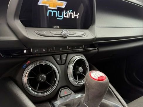 Used 2018 Chevrolet Camaro SS image 27