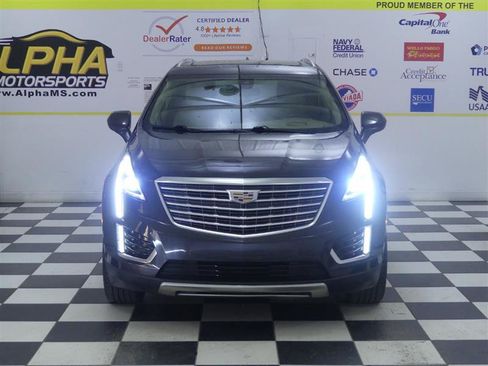 Used 2017 Cadillac XT5 Platinum AWD/4WD image 2