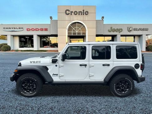 Used 2023 Jeep Wrangler Unlimited w/ Sun & Screen Package AWD/4WD image 6