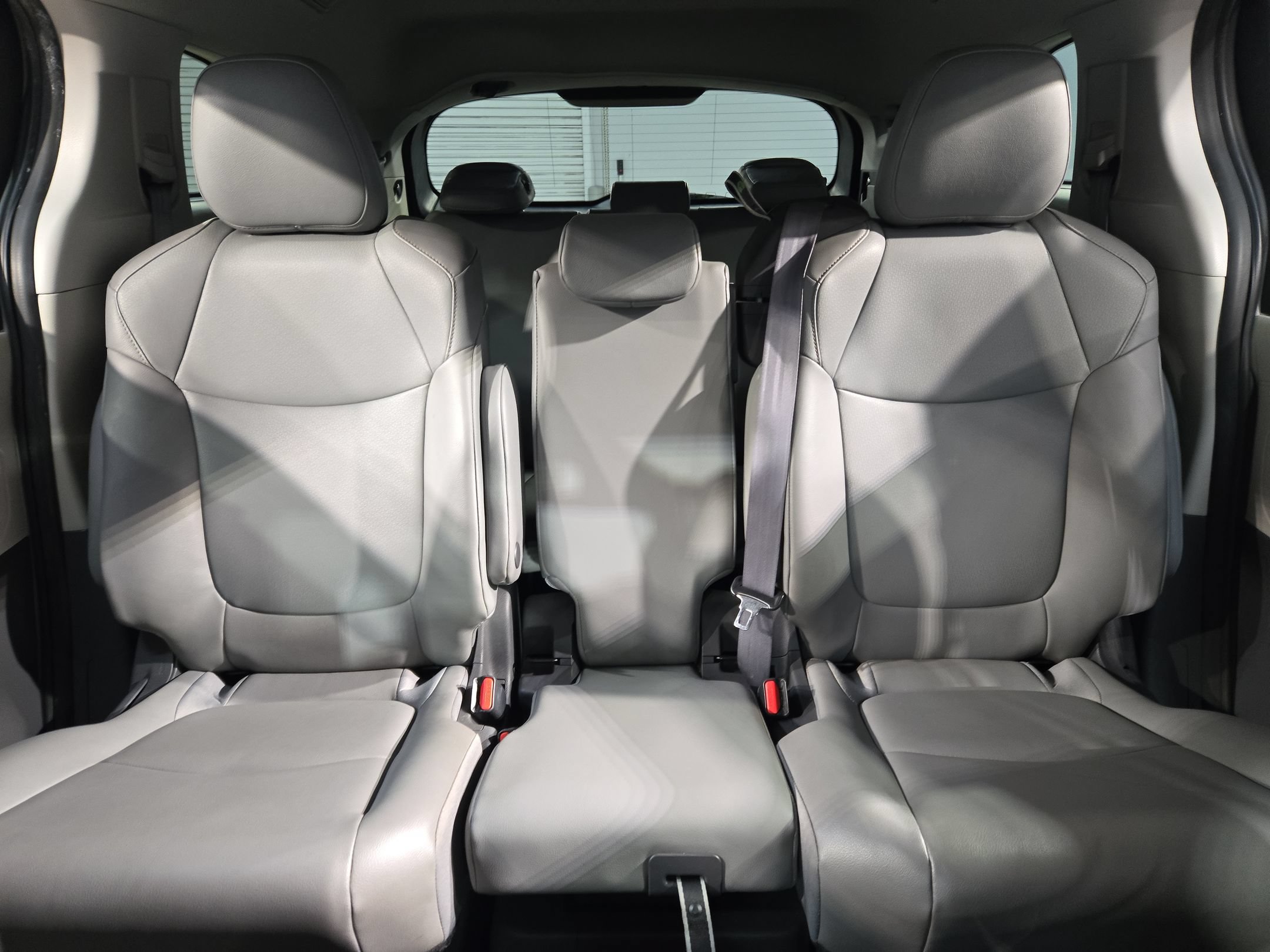 Used 2021 Toyota Sienna XLE FWD image 13
