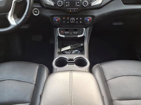 Used 2023 GMC Terrain SLT image 18