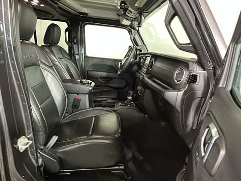 Used 2023 Jeep Wrangler Unlimited Sahara w/ Cold Weather Group AWD/4WD image 28