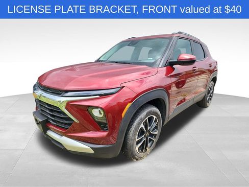 Used 2025 Chevrolet TrailBlazer LT AWD/4WD image 2