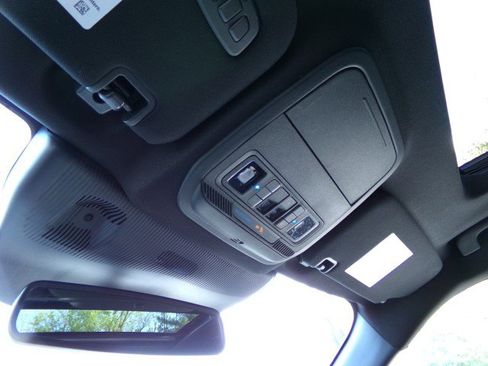 Used 2025 Ford Explorer ST AWD/4WD image 27