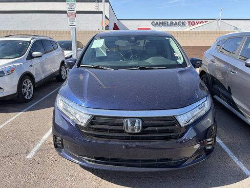 Used 2023 Honda Odyssey Touring image 3