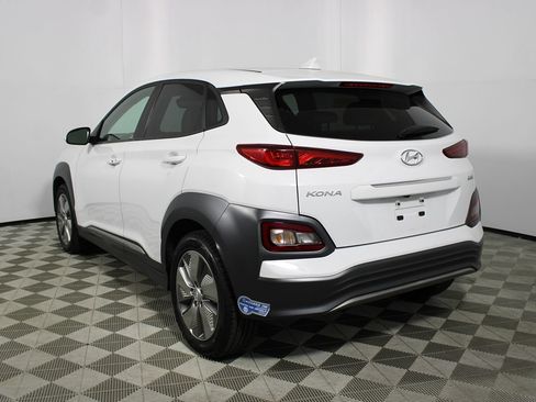 Used 2021 Hyundai Kona Limited w/ Cargo Package FWD image 4