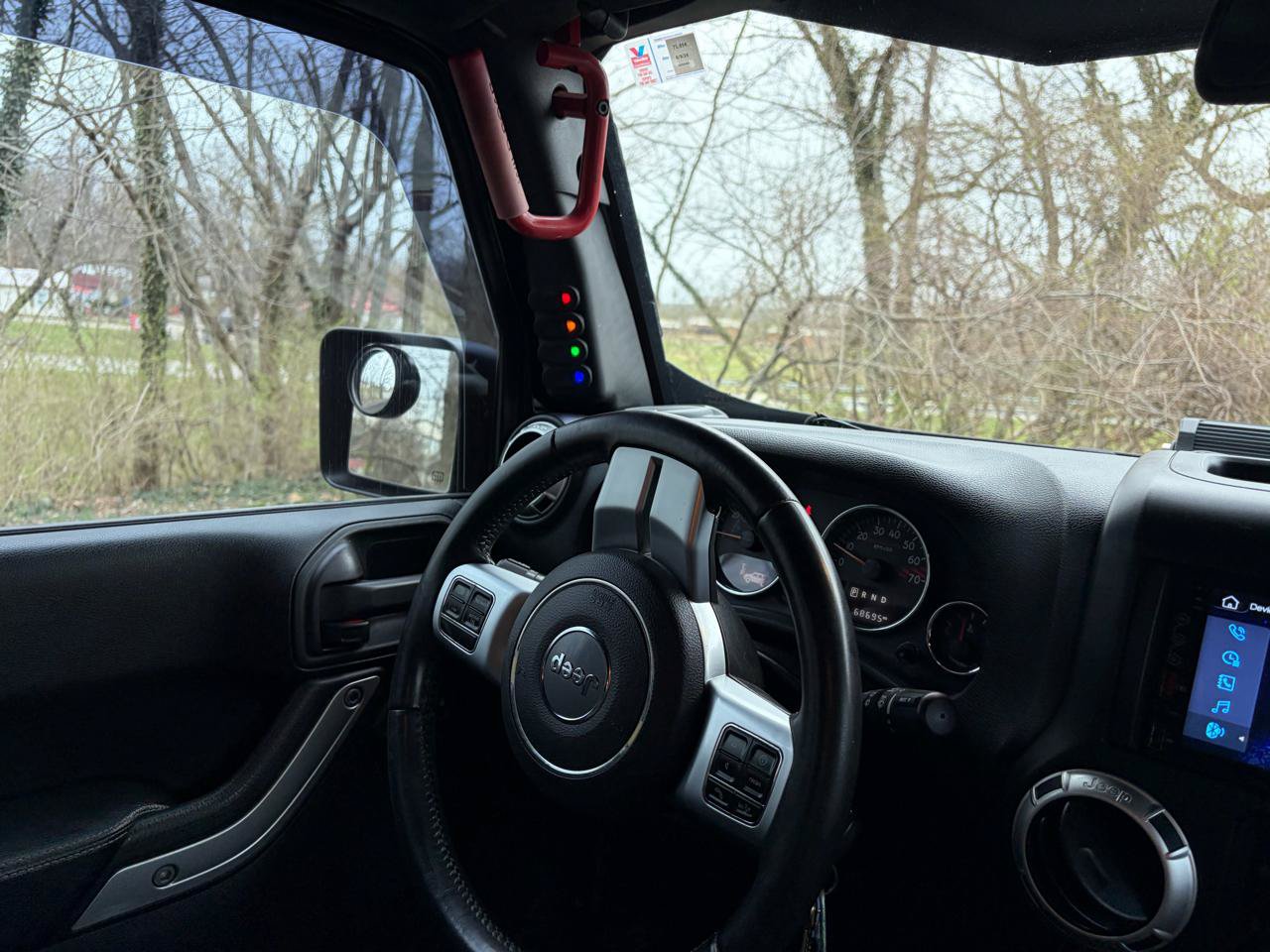 Used 2016 Jeep Wrangler Unlimited Rubicon AWD/4WD image 11