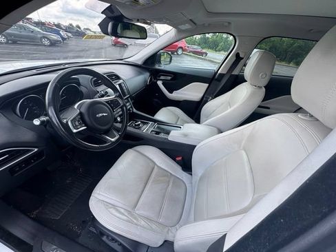 Used 2018 Jaguar F-PACE Prestige AWD/4WD image 16