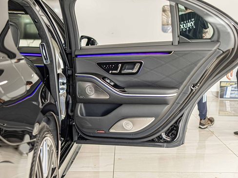 Used 2025 Mercedes-Benz S 63 AMG S image 38