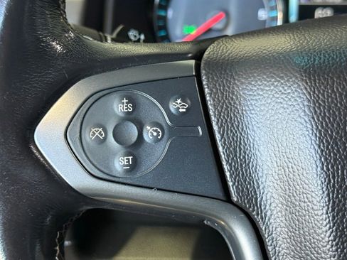 Used 2019 Chevrolet Suburban LT image 24