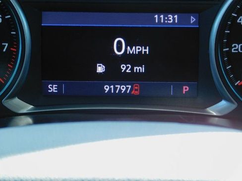 Used 2021 Chevrolet Traverse LT FWD image 8