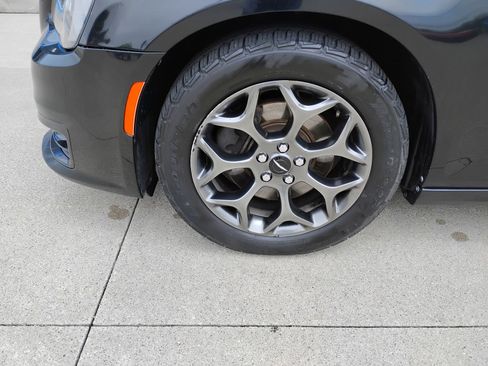 Used 2018 Chrysler 300 S w/ S Model Appearance Package AWD/4WD image 23