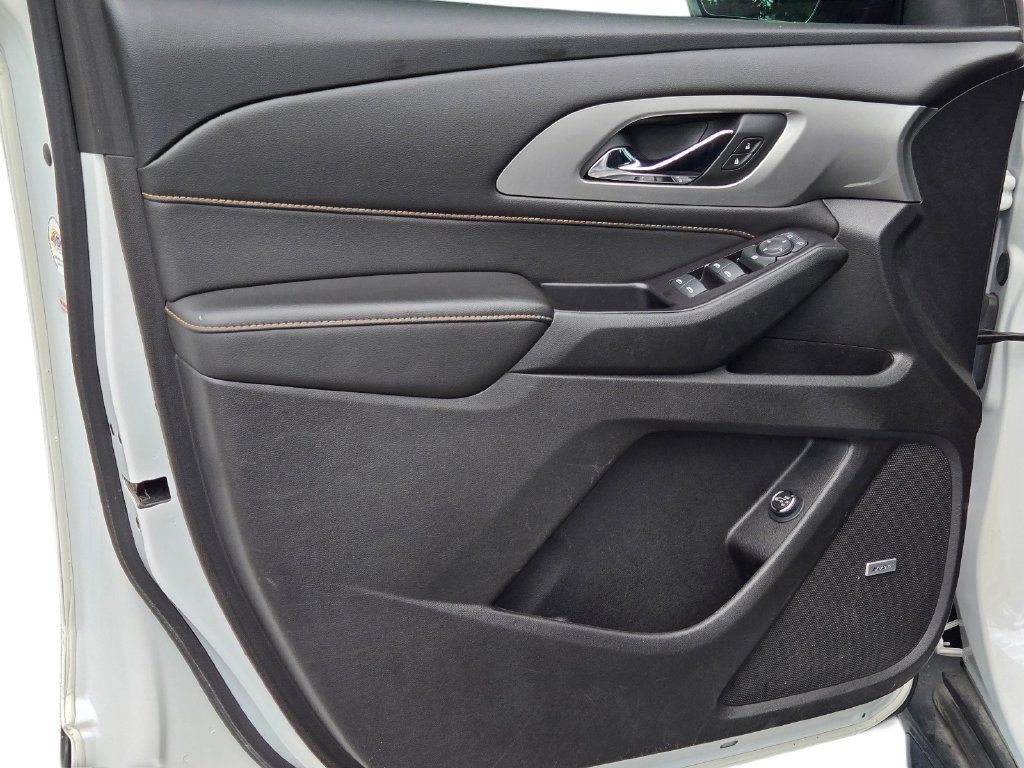 Used 2019 Chevrolet Traverse RS w/ LPO, 'HIT The Road' Package AWD/4WD image 14