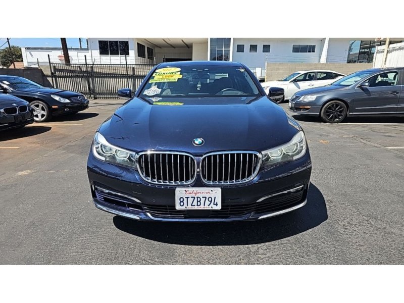 Used 2017 BMW 740i RWD image 3