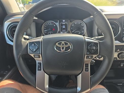 Used 2023 Toyota Tacoma SR5 w/ Technology Package AWD/4WD image 15