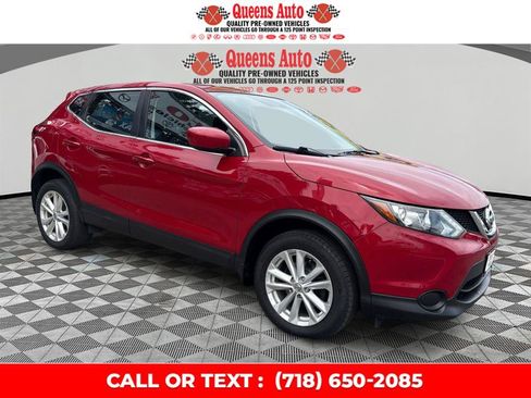 Used 2017 Nissan Rogue Sport S w/ S Appearance Package AWD/4WD image 9