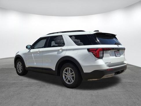 New 2026 Ford Explorer Active RWD image 3