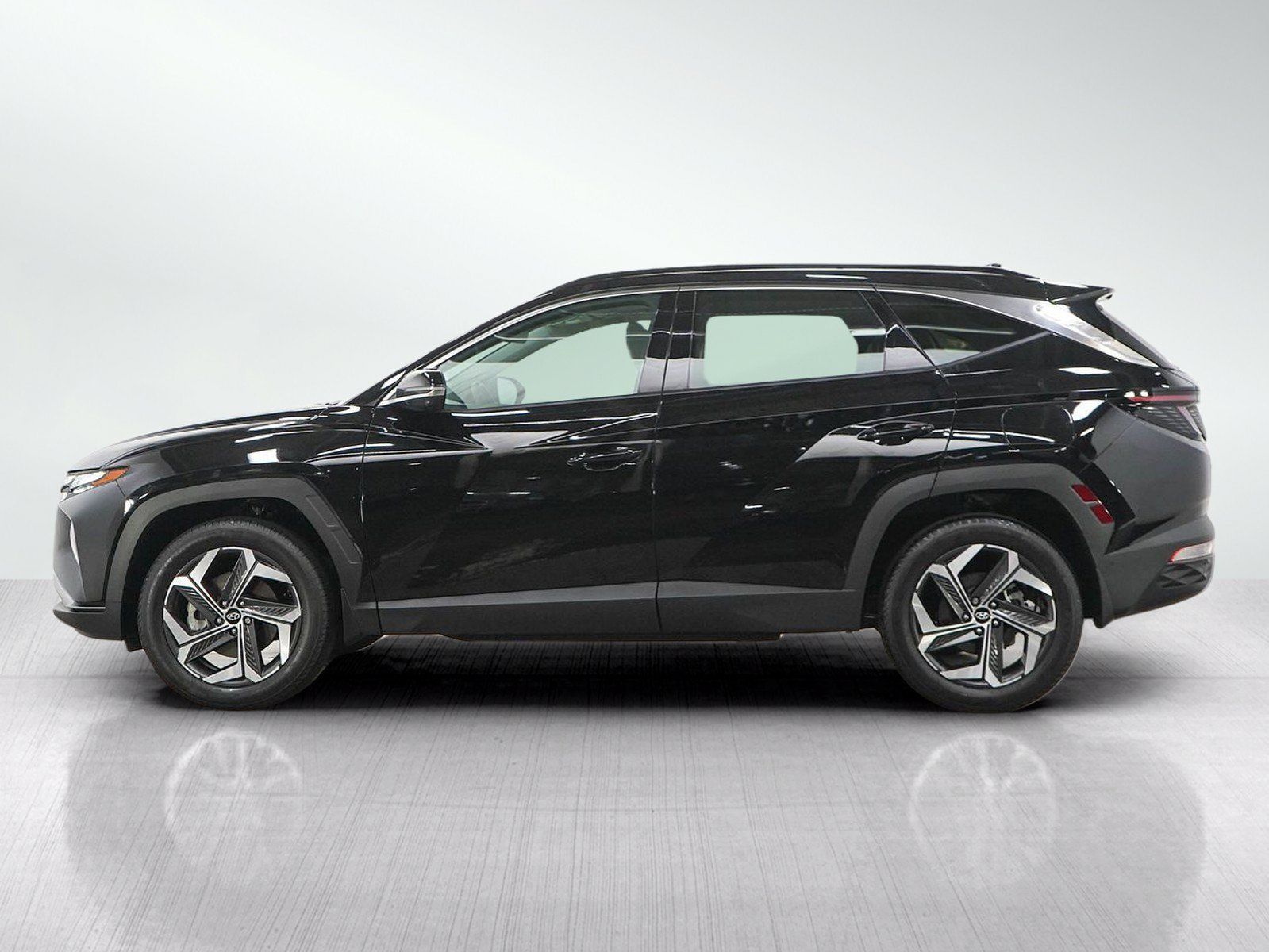 Used 2024 Hyundai Tucson Limited AWD/4WD image 2